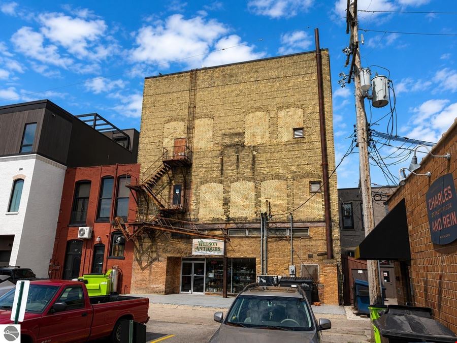 123 S Union St