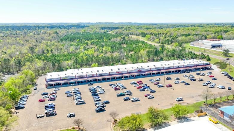 Preview of Retail space for Rent at 1001 Hampstead Boulevard