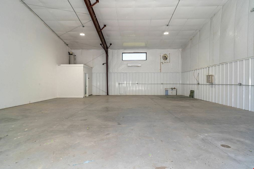 FOR LEASE - RARE SMALL FLEX SPACE | ±1,875 SF | IDEAL FOR CONTRACTORS & SERVICE BUSINESS