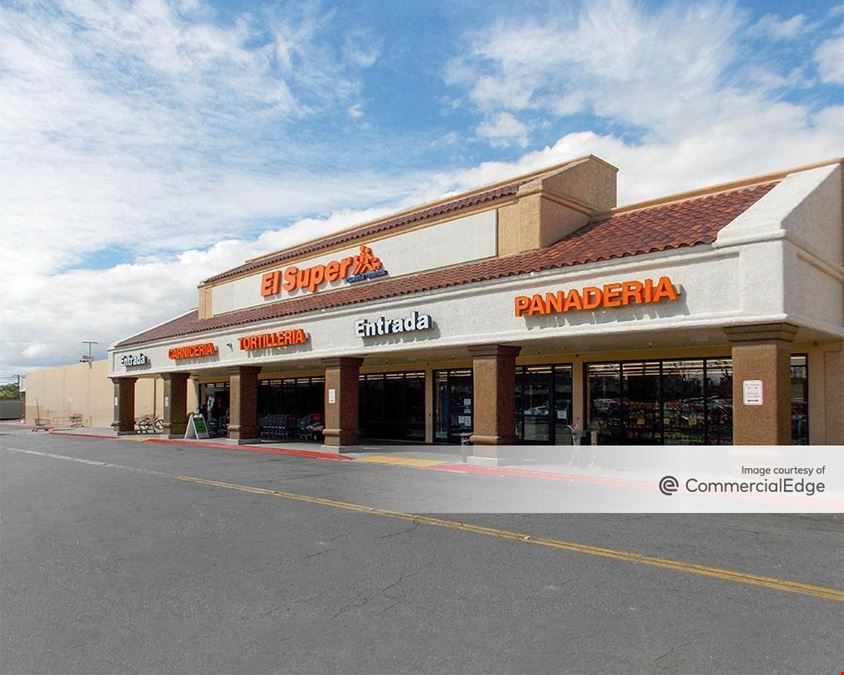 Harbor Town & Country Shopping Center