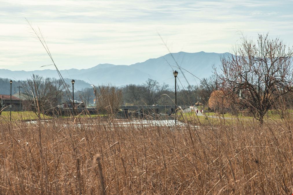 Forks of the River Parkway - Downtown Sevierville