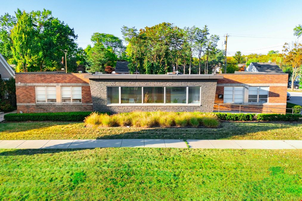 2075 E 14 Mile Rd