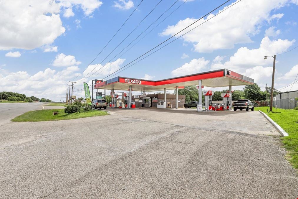 1,260 SF Convenience Store for Sale