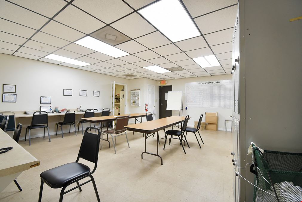 Dobbs Road Flex Warehouse Condo
