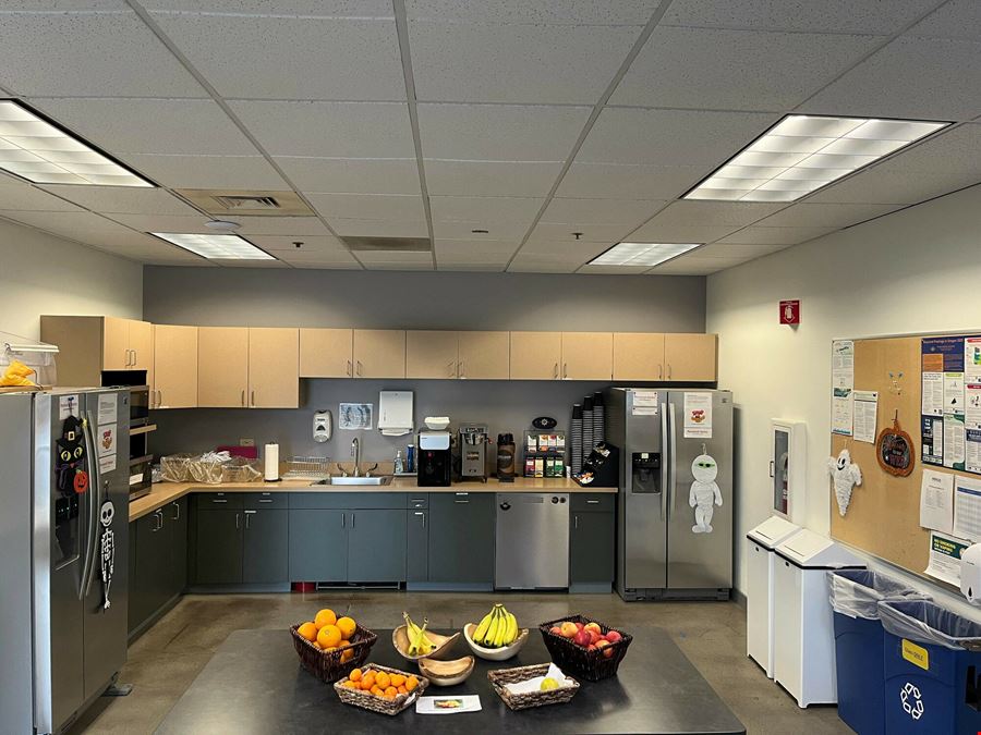 1365 NE Amberglen Pkwy