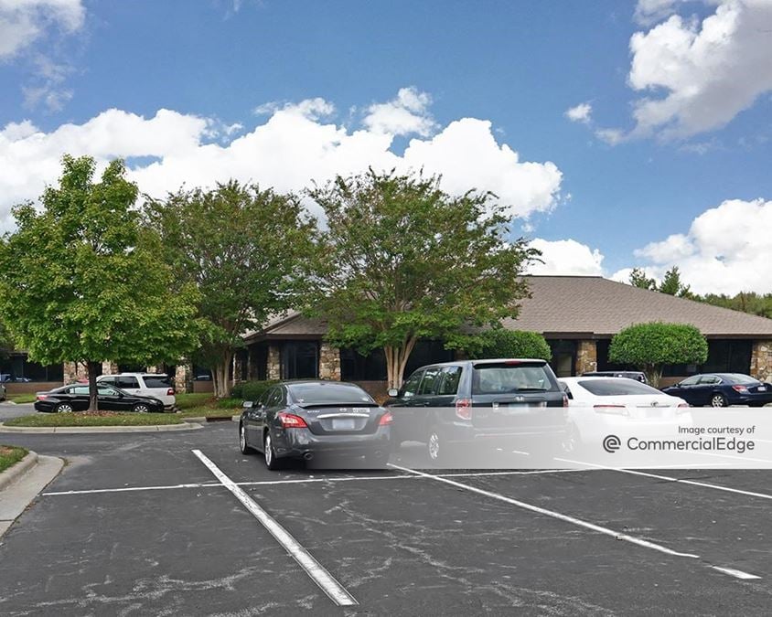 Mendenhall Oaks Business Park - 4194 Mendenhall Oaks Pkwy
