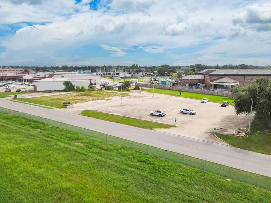 New Construction Retail and Rooftop Restaurant Space with I-10 Visibility