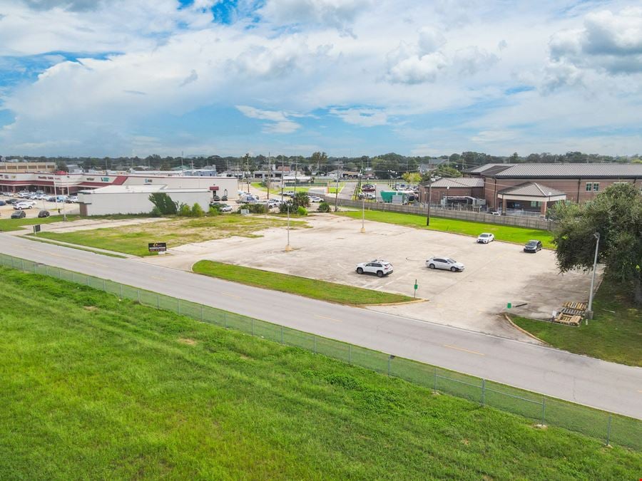 New Construction Retail and Rooftop Restaurant Space with I-10 Visibility