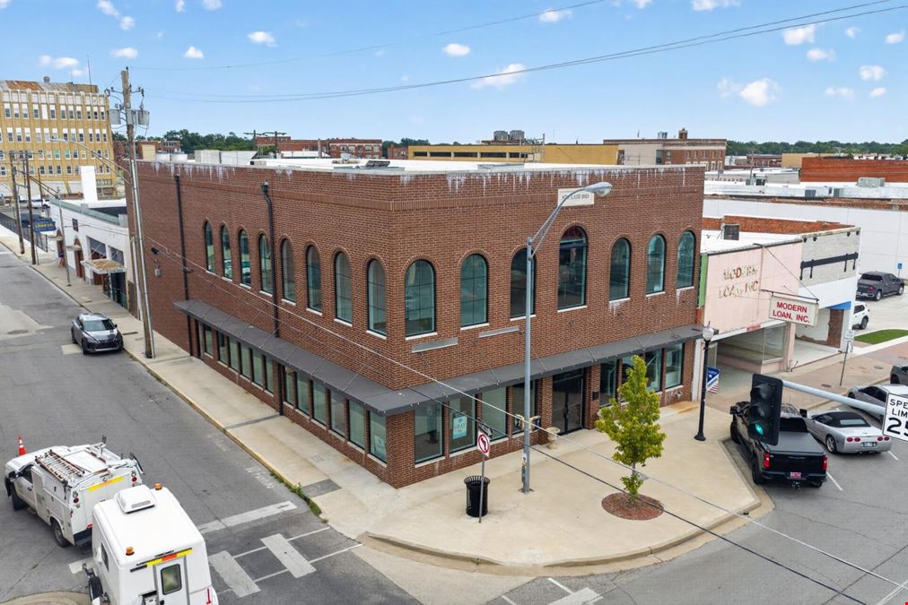 Office/Restaurant Conversion Opportunity | Downtown Ardmore Location | 127 W Main St