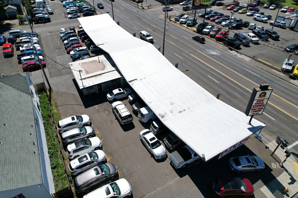 Auto lot and Buildings For Sale