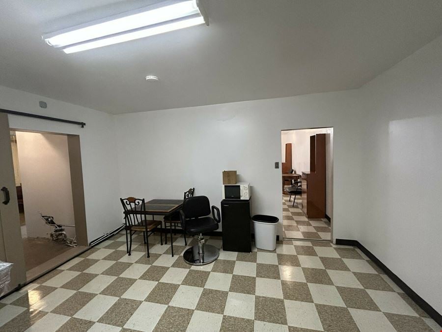 2052 Broadway