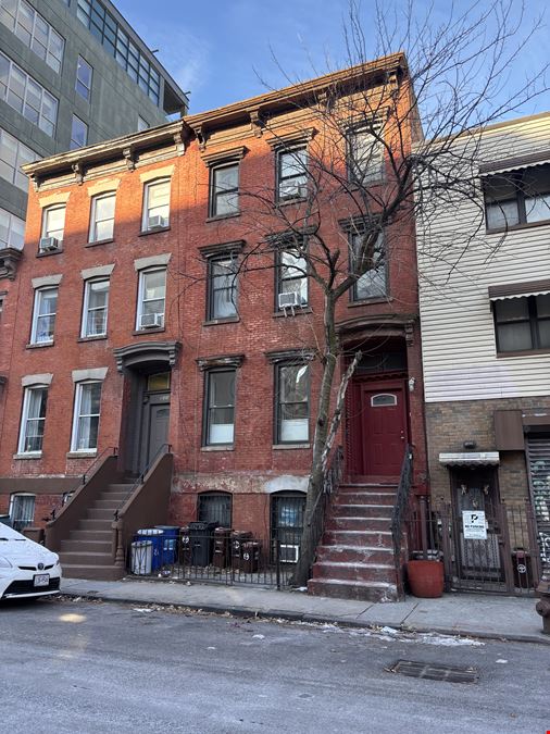 328 Berry St