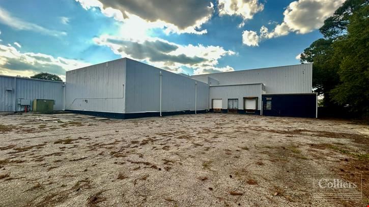 ±53,920-SF Industrial Facility With ±0.75 Acre Laydown Yard