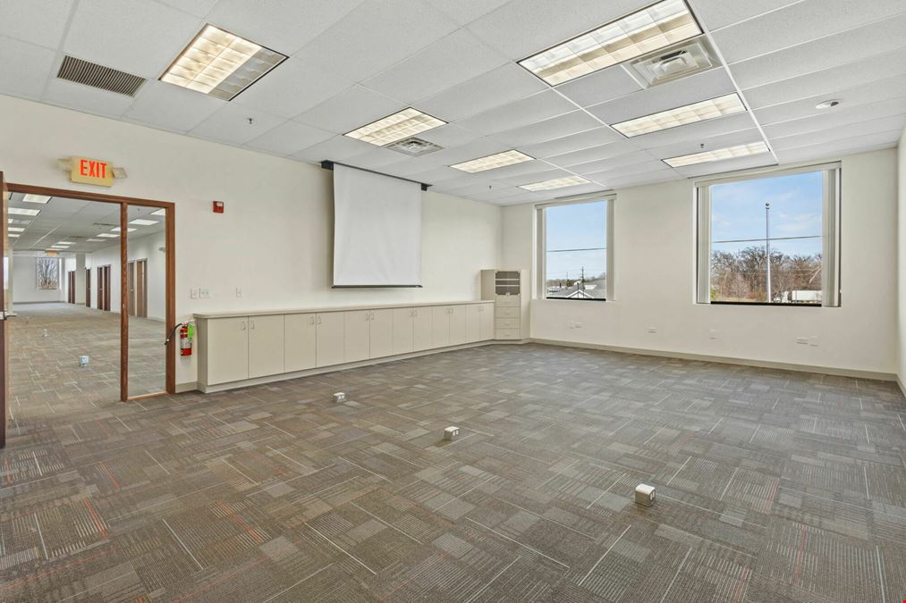 Executive Office Suites Available | Crown Centre