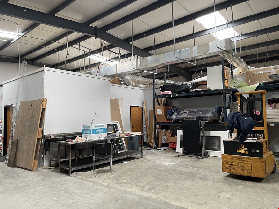 1022 Industrial Ct
