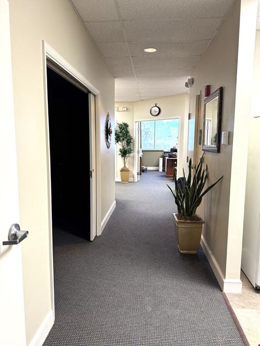 Elegant Office/Condo for Lease 1,143 SQFT