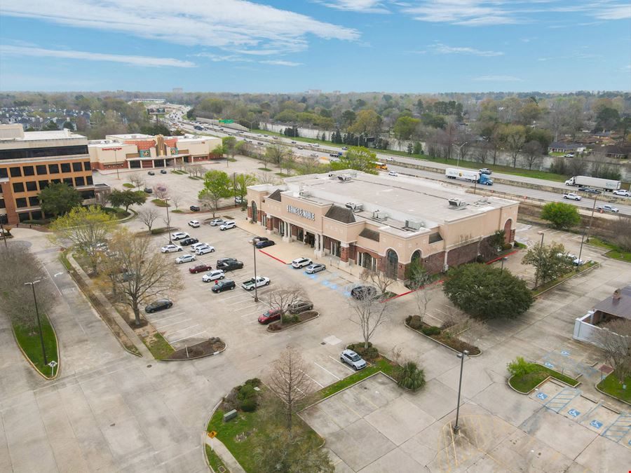 Standalone Big-Box Retail with Interstate Visibility