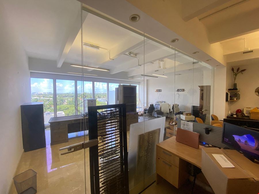 1,004 SF Modern Office Condo for Lease