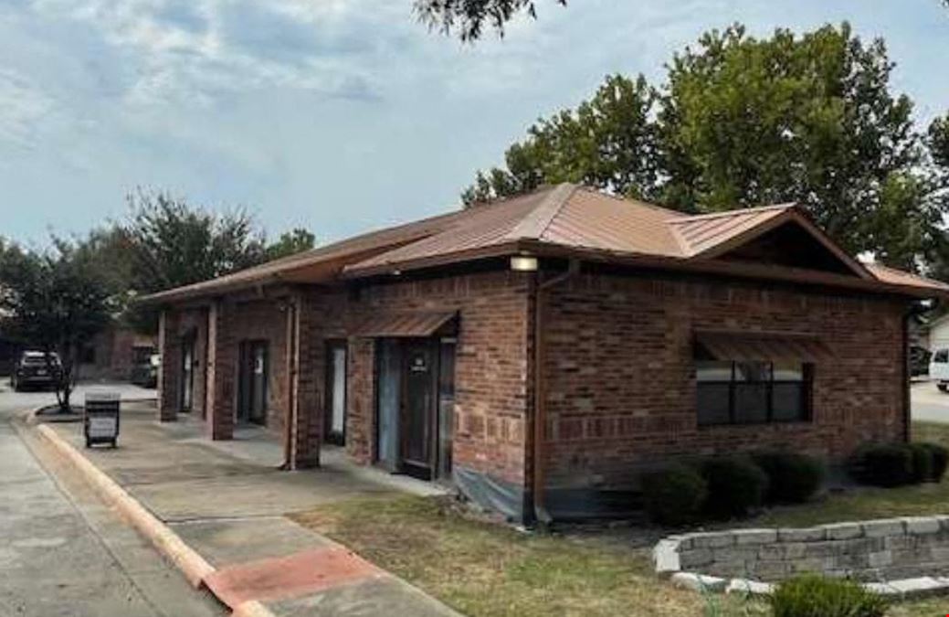 821 Grand Avenue Pkwy #200