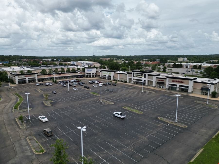 Shops at Barnes Crossing