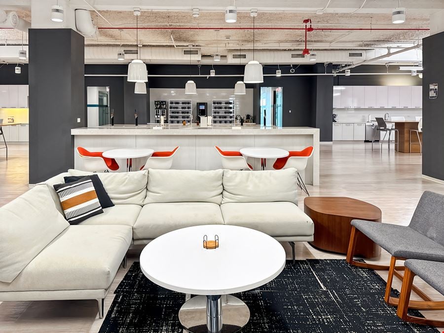 Spaces - Chicago- 1 N State Street