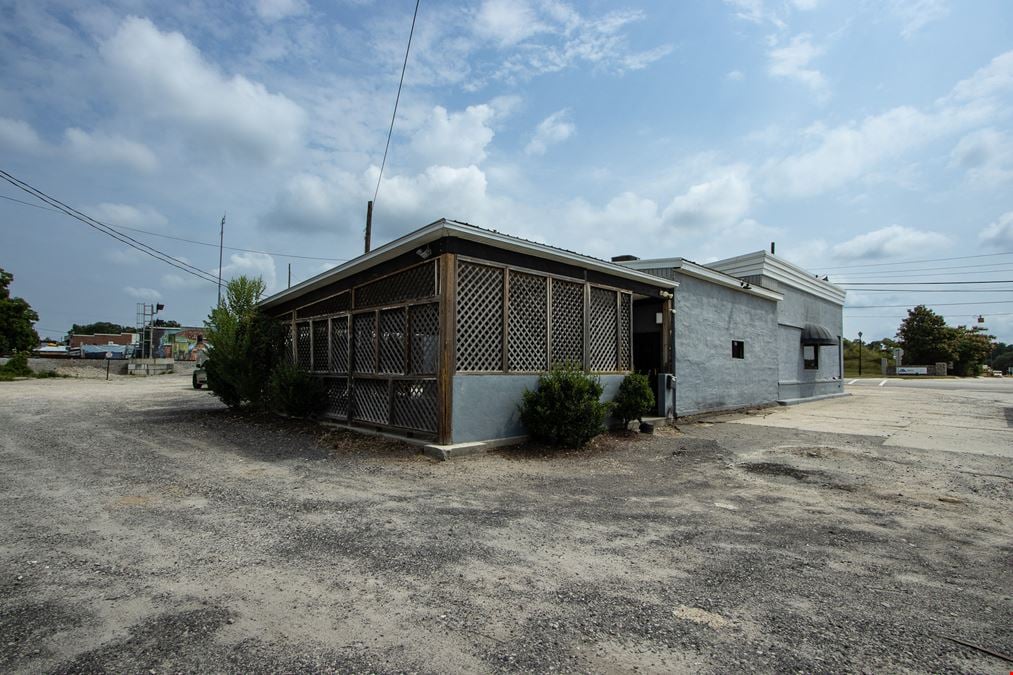 Former Henry's in Cayce