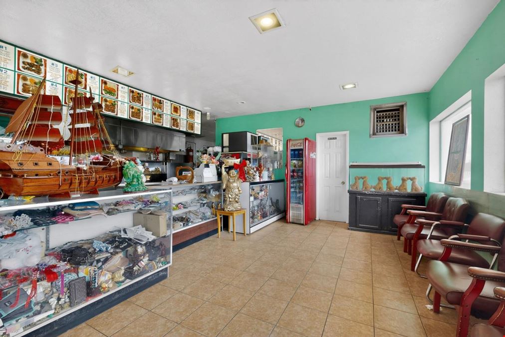 724 N Main St