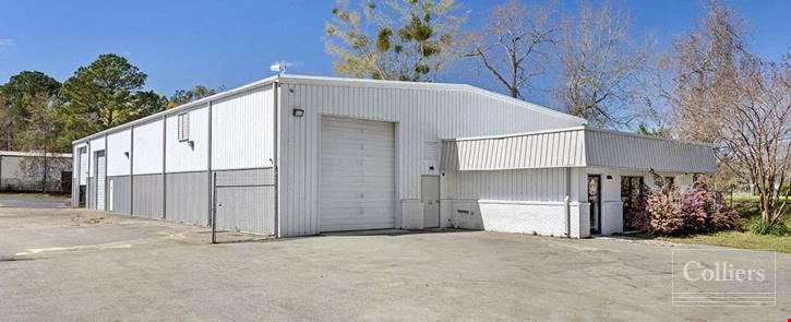 ±7,800-SF Industrial Building With Large Laydown Yard