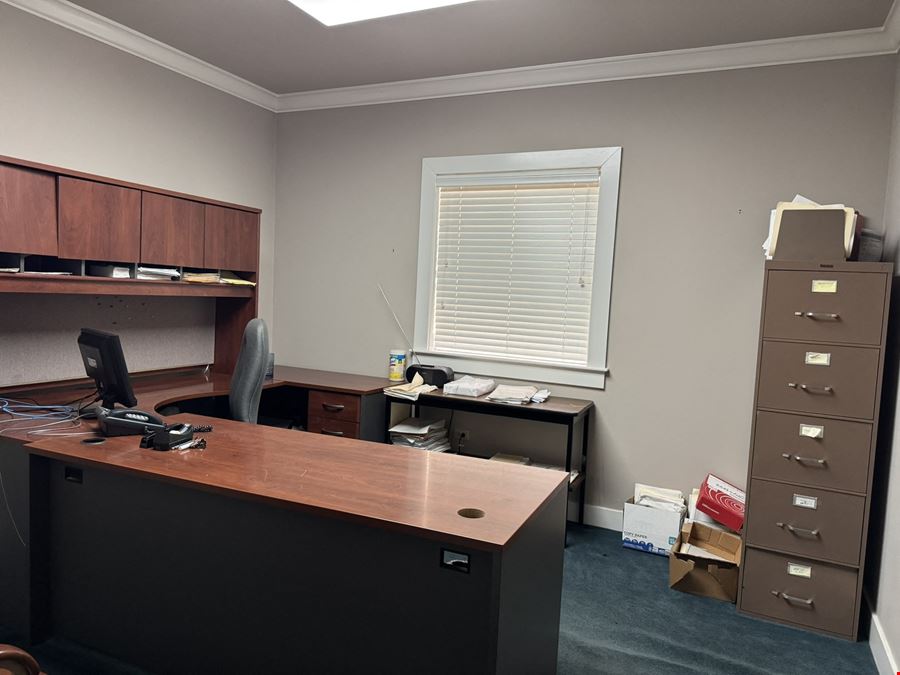 Office Building For Sale on LA-1