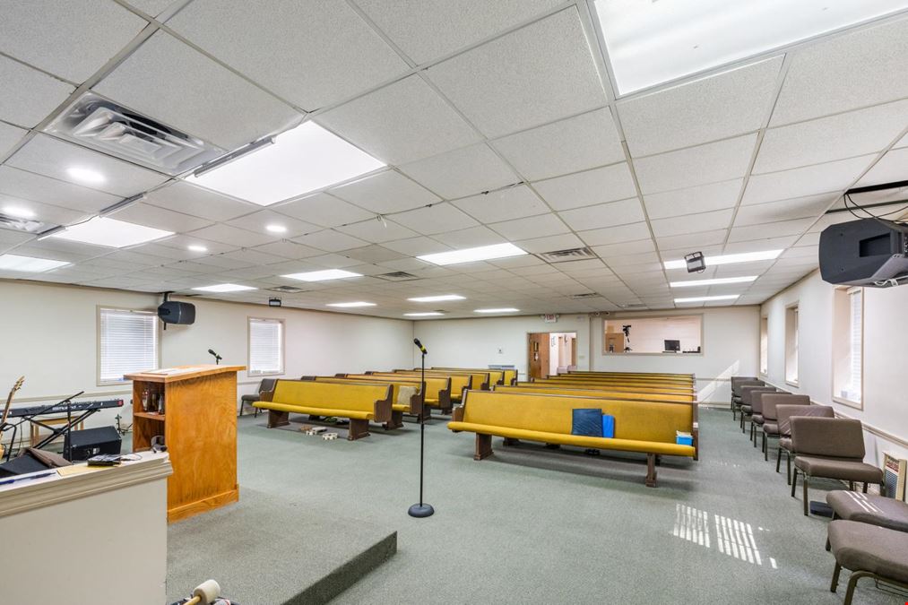 Church Buildings / 5.51-Acre Opportunity For Sale