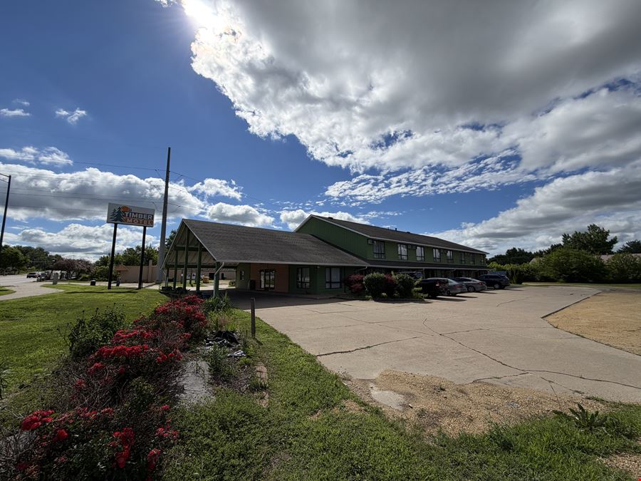 2225 Lincoln Way