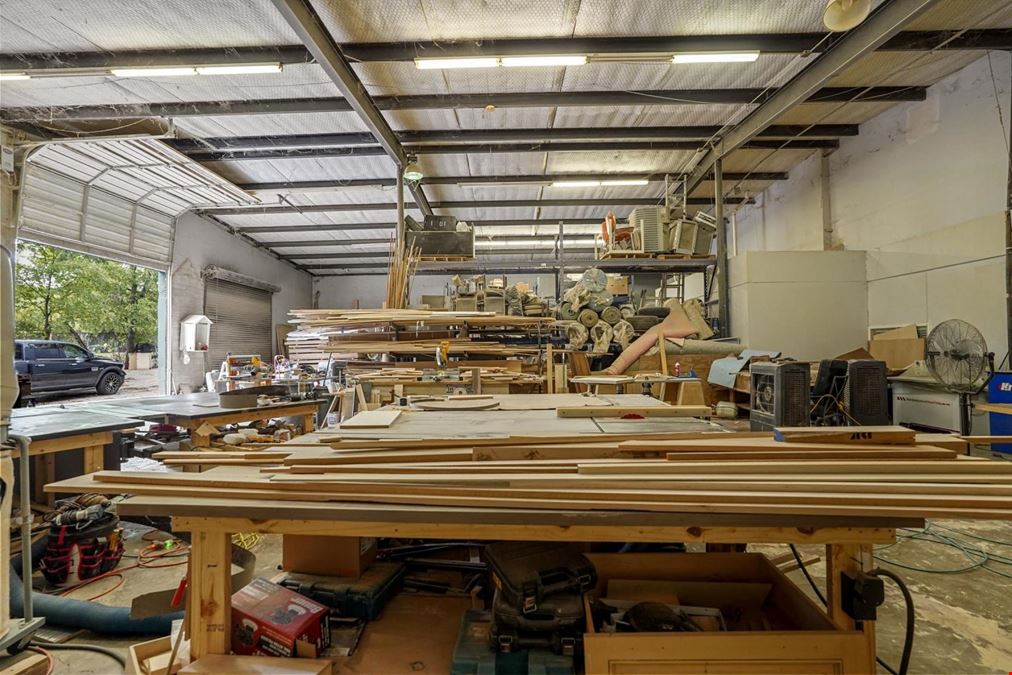 ±3,900 SF Warehouse for Lease in Dallas, TX