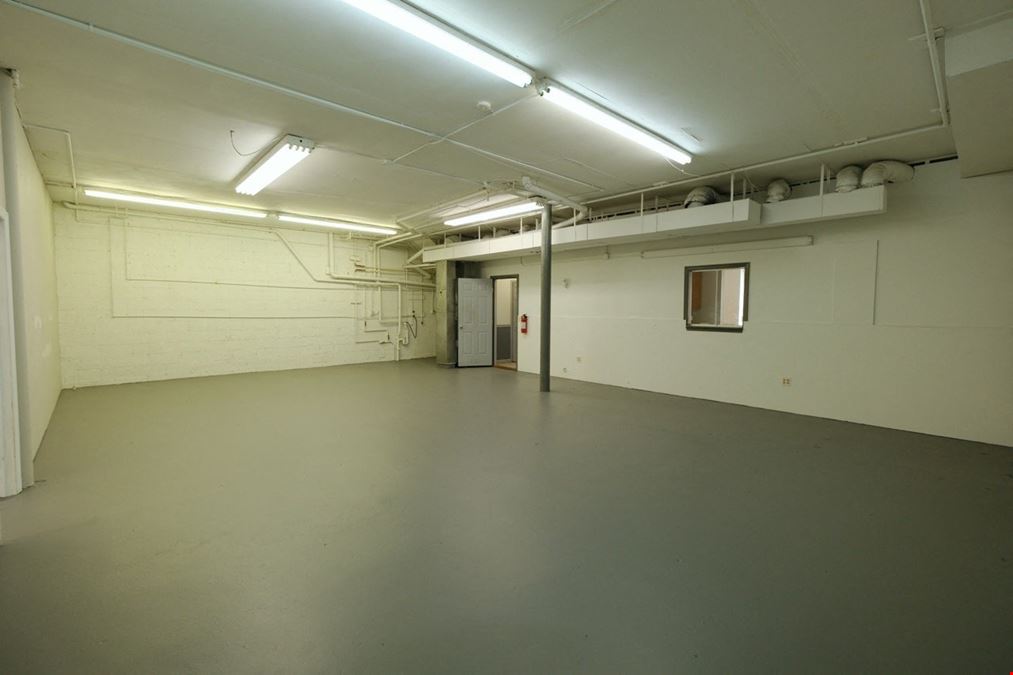 30 W Price St