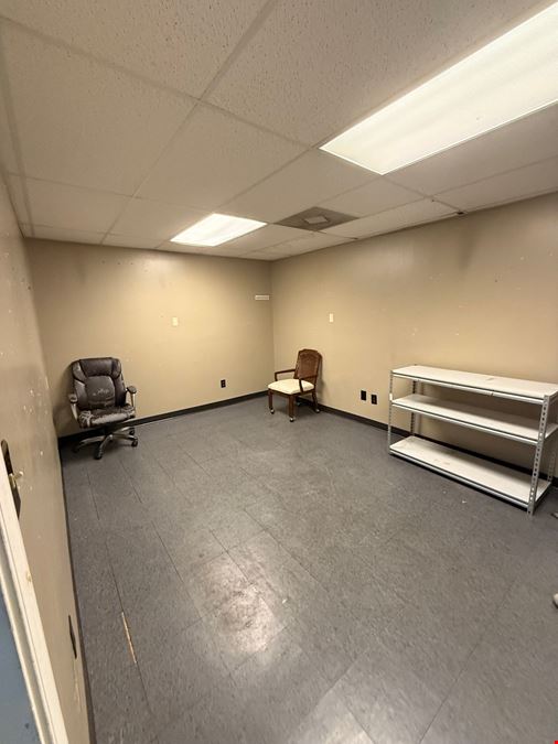 Warehouse Space in Kenner for Lease
