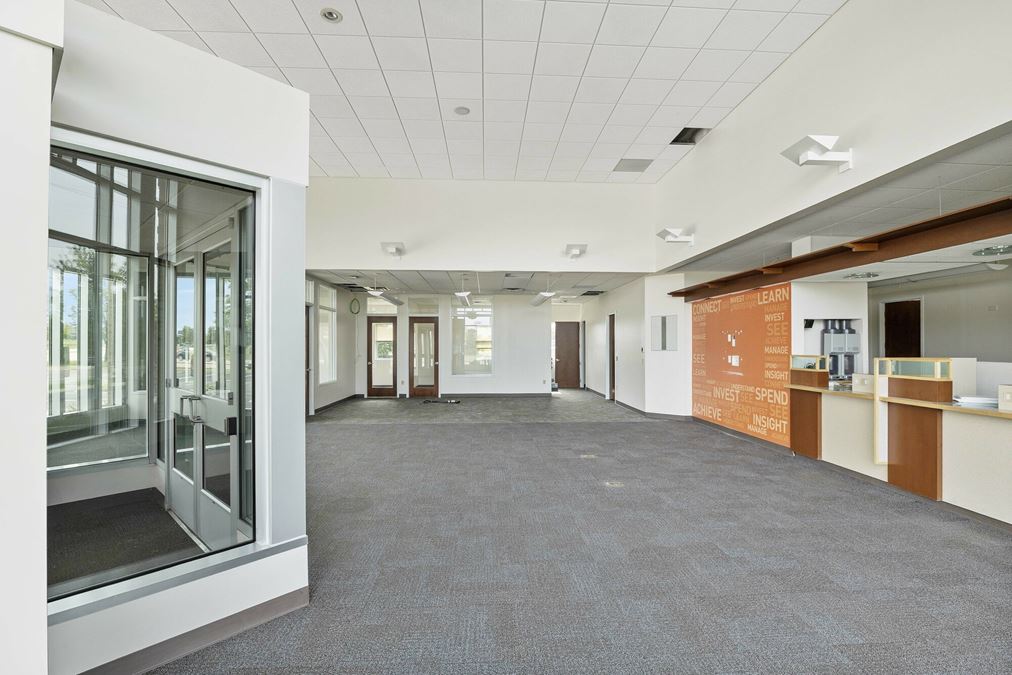 High Visability Retail - 2001 Shepard Rd
