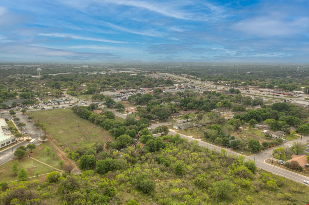 Common and Gruene Rd