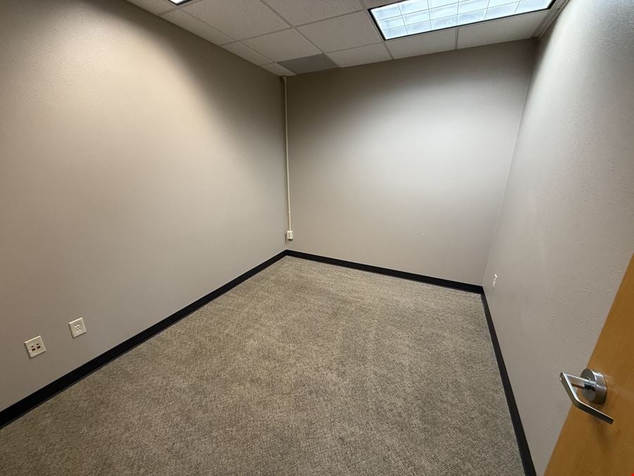 Moorhead Multiple Office Suites