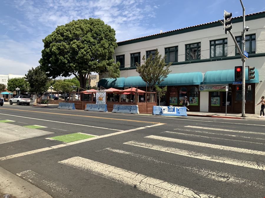 2821-2823 Main St