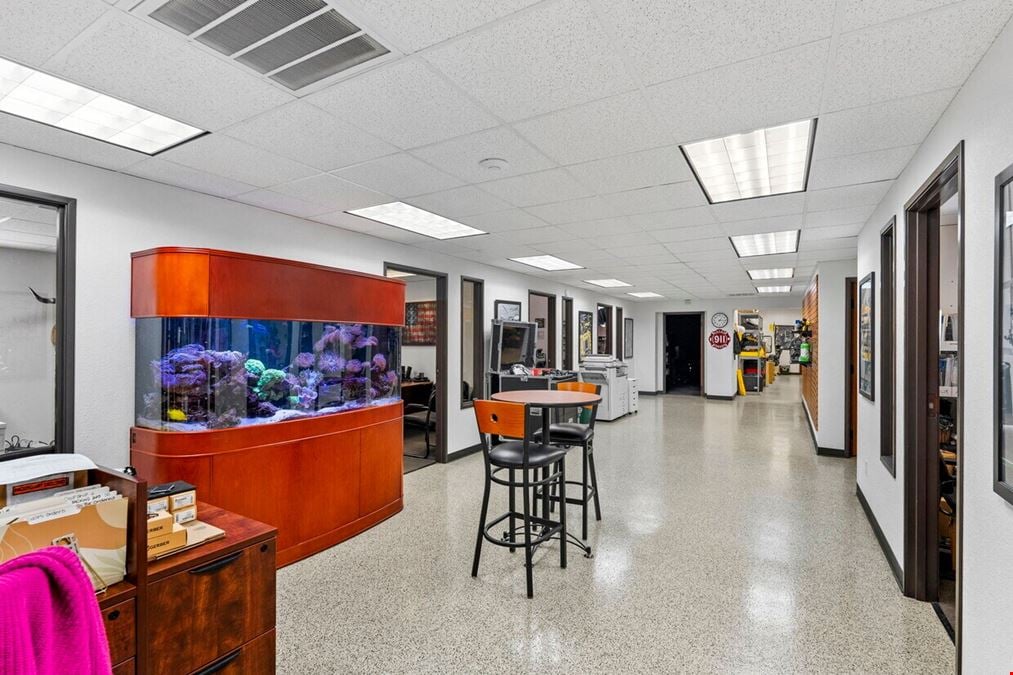 108 Commercial Pl