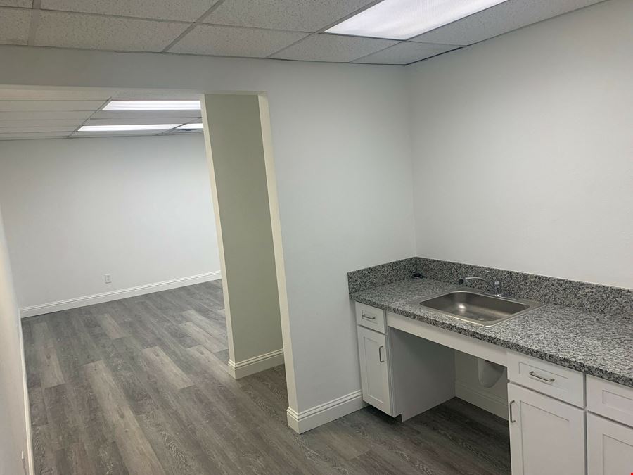 Fully Remodeled 1st Class Office Spaces in Central Tulare