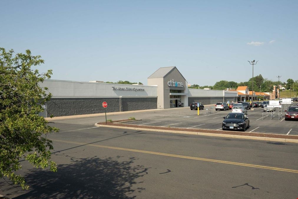 The Plaza at Burr Corners