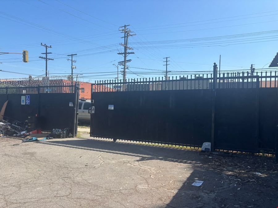 MECHANIC SHOP / AUTO BODY SHOP FOR LEASE