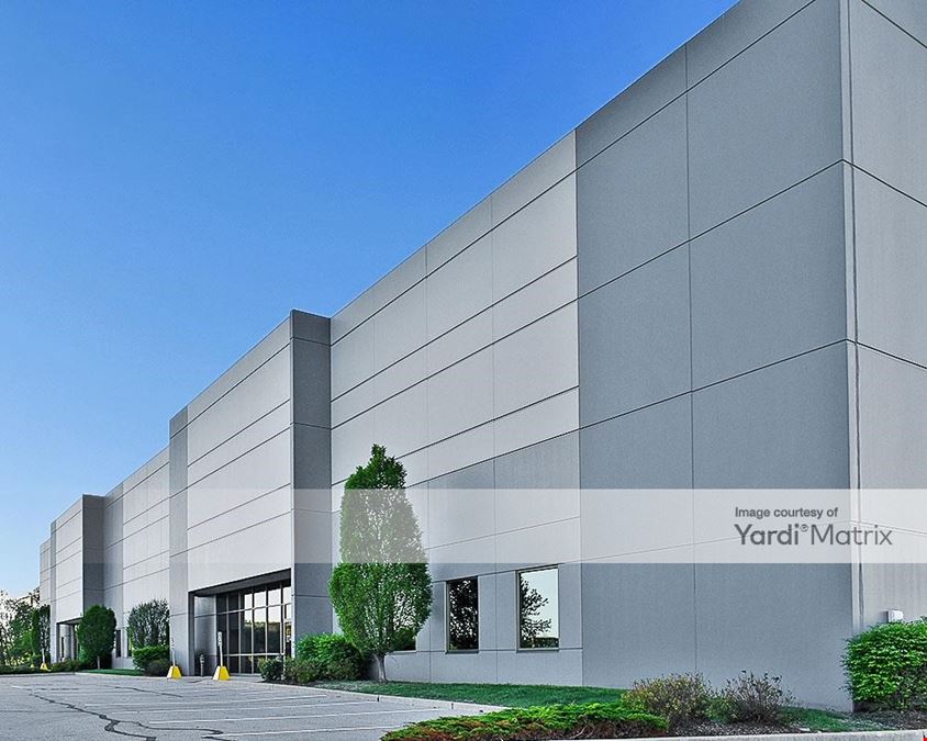 Gravois Bluffs Plaza - Commerce Center II