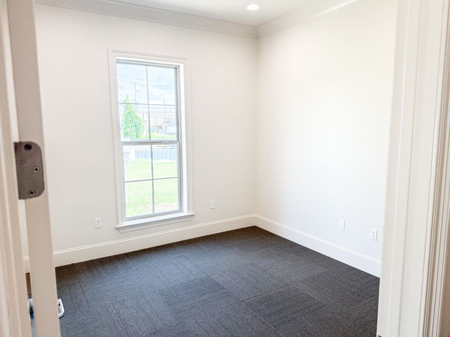 Bayou Business Commons: Class A New Construction Office Suites