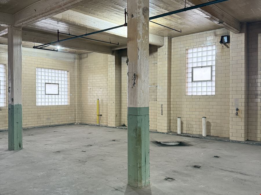 Industrial WH/Storage Space | North Side