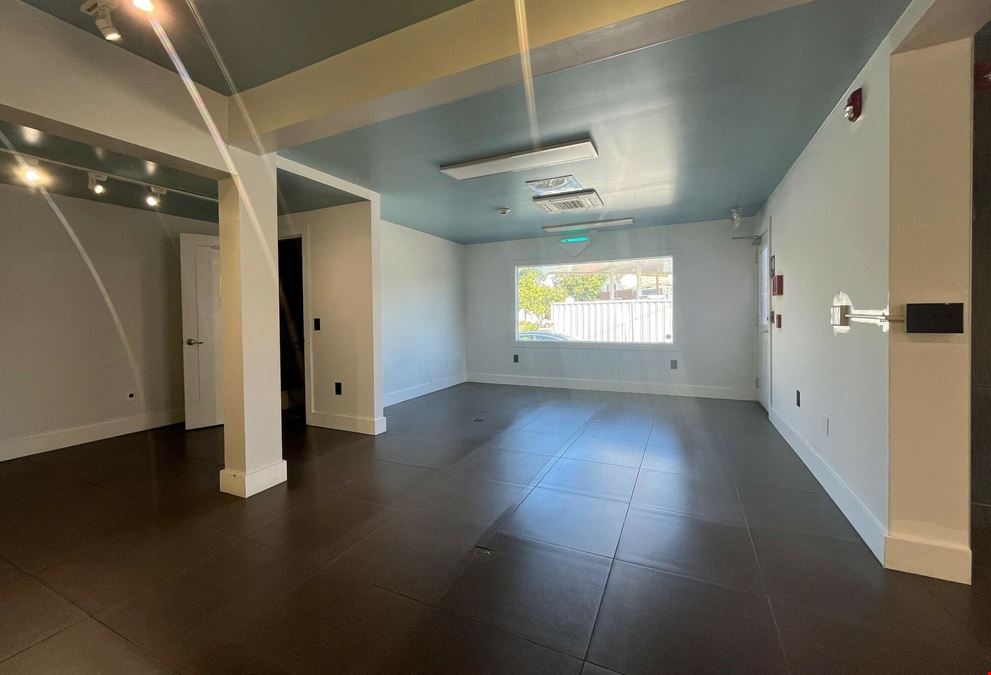 Restaurant / Retail Location - Built out and Approved.