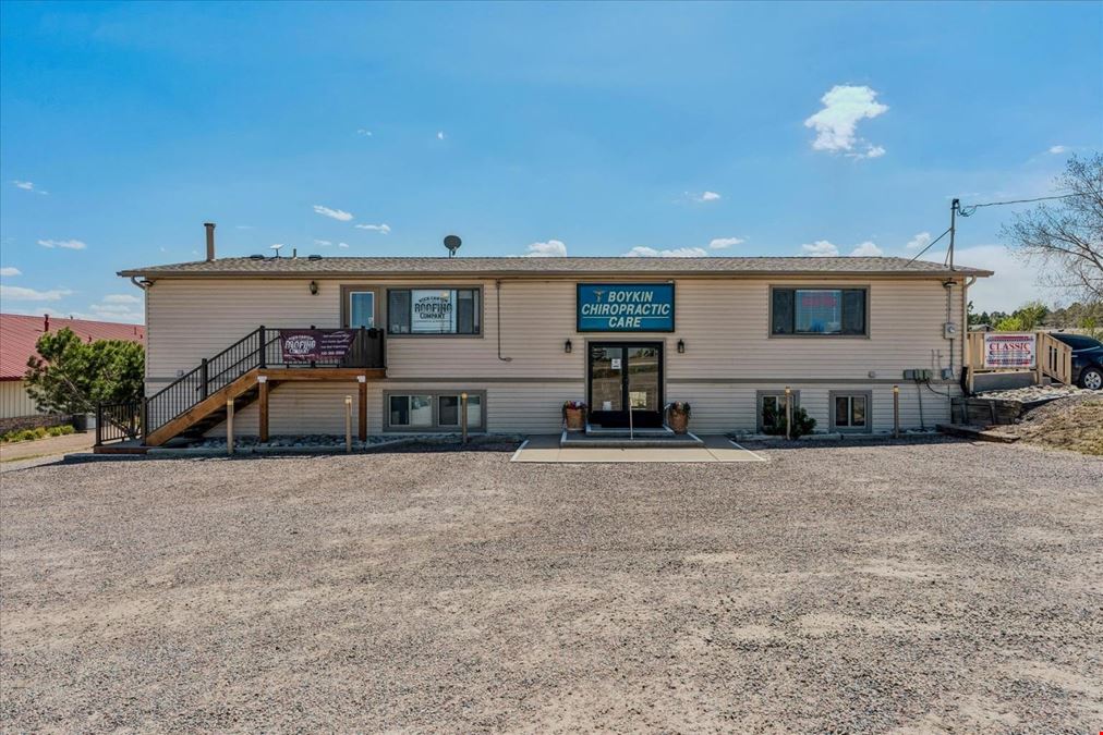 Multi-Tenant Office Building w Ample Parking