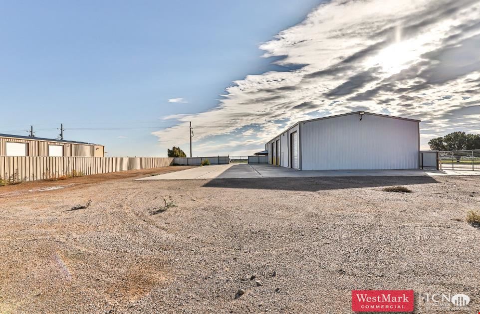 Spacious Office/Warehouse on 1-Acre Lot