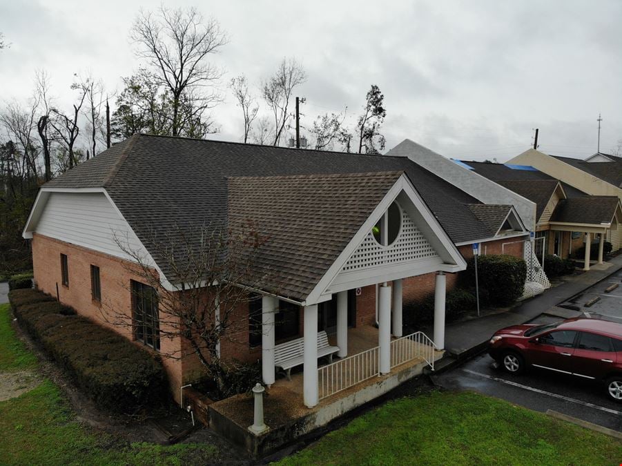 Marianna Medical Office Suite | 3,330 +/- SF