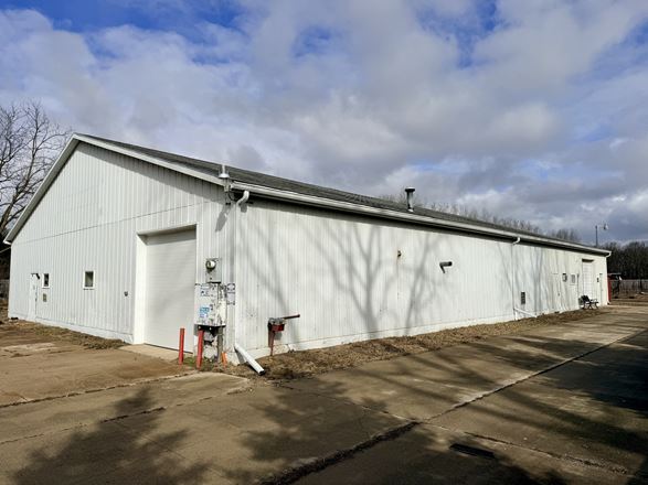 Preview of Industrial space for Sale at 14640 Gratiot Rd